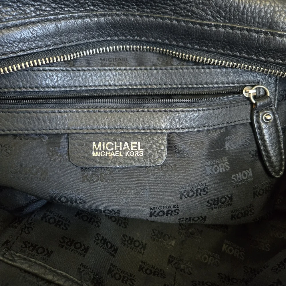 Michael Kors Black and Tan Shoulder Bag with Classic Design